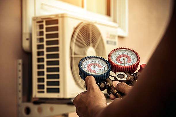 Professional Ac Installation technician working in Asbury, IA